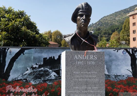 Przewodnik Monte Cassino i okolice - popiersie generała Andersa