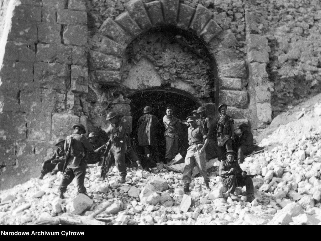 Klasztor Monte Cassino maj 1944.