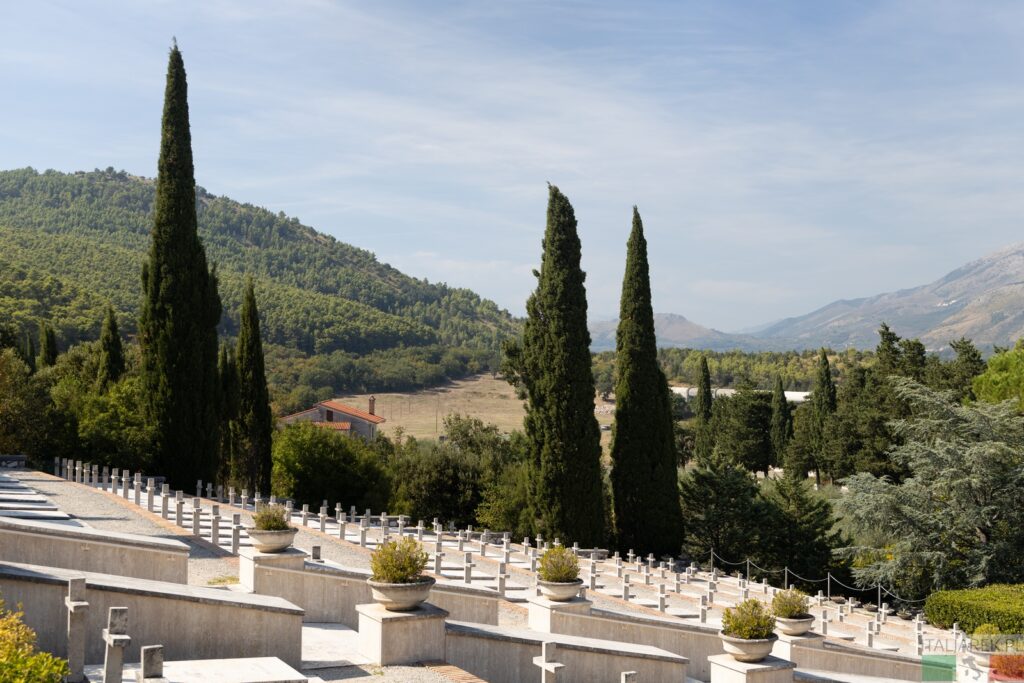 Zbocza Montelungo z cmentarzem wojennym