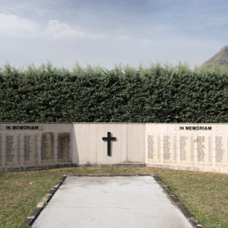 Wysyłka przewodnika „Monte Cassino i okolice” do paczkomatu we Włoszech