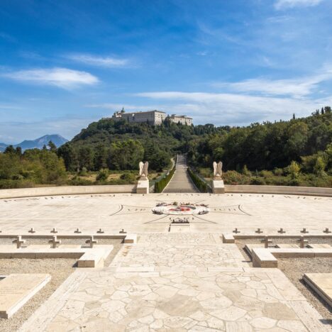 Rok 2024 z przewodnikiem „Monte Cassino i okolice” w ręku