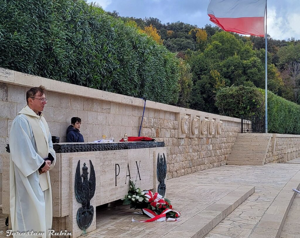 Msza polowa na Polskim Cmentarzu Wojennym na Monte Cassino