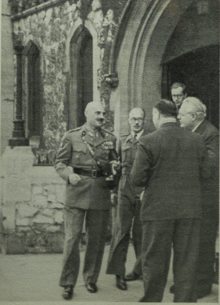 Generał Władysław Anders i Melchior Wańkowicz (pierwszy z prawej)