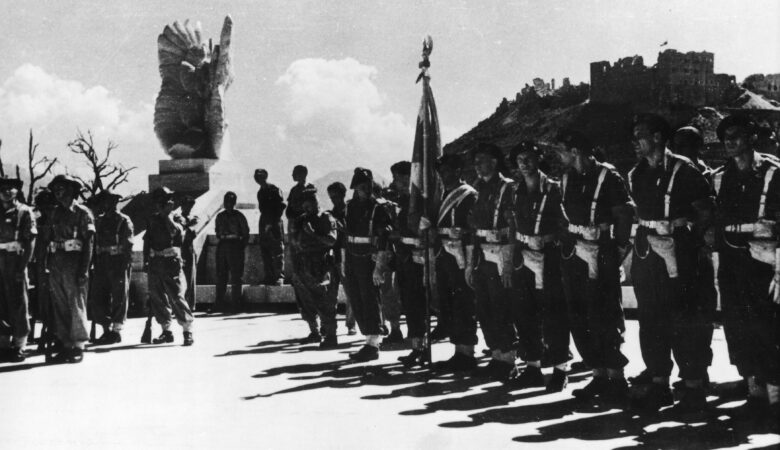 Poświęcenie cmentarza na Monte Cassino - Pułk 4 Pancerny - Szwadron honorowy