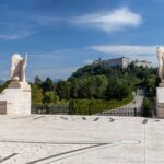 Polski Cmentarz Wojenny i widok na klasztor na Monte Cassino