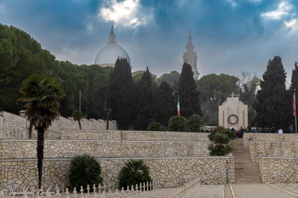 Polski Cmentarz Wojenny w Loreto