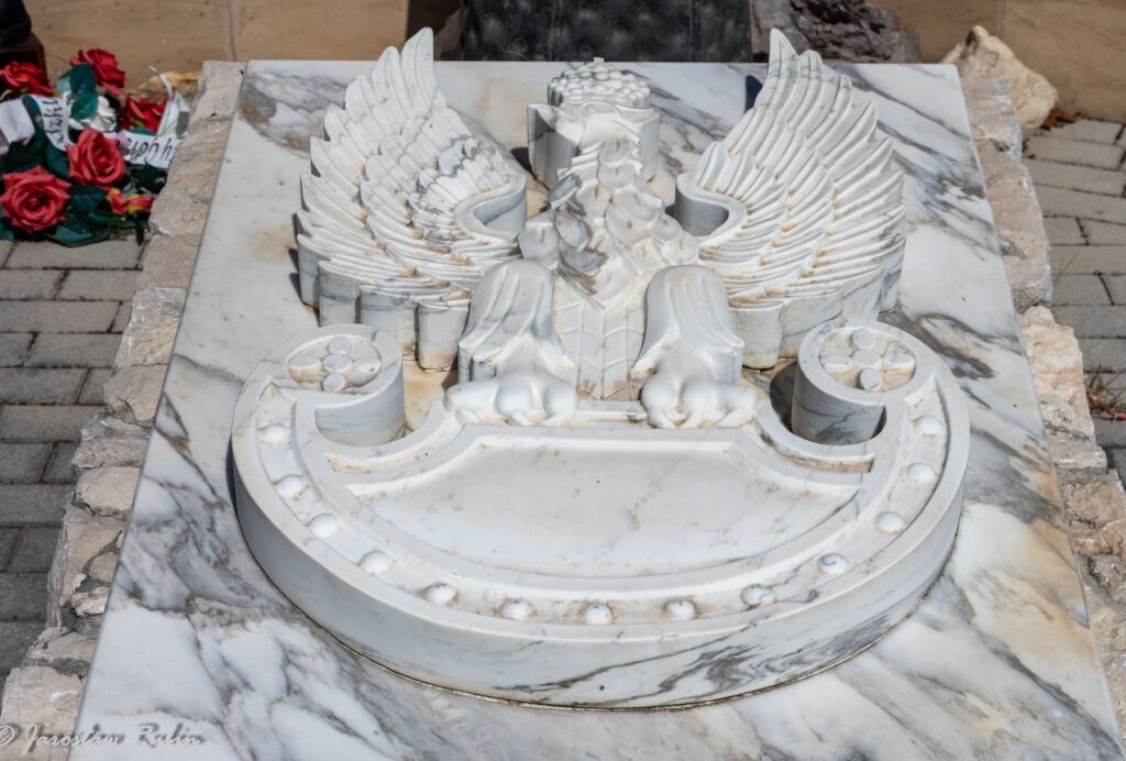 Pomnik w San Vittore del Lazio przypomina o jednym z dwóch polowych cmentarzy polskich żołnierzy poległych w bitwie o Monte Cassino