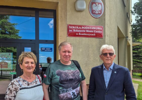 Spotkanie autorskie w Szkole Podstawowej im. Bohaterów Monte Cassino w Rembieszycach