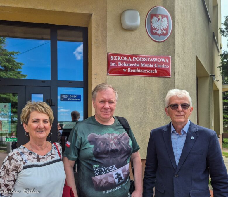 Spotkanie autorskie w Szkole Podstawowej im. Bohaterów Monte Cassino w Rembieszycach