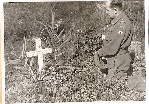 Ks. Józef Joniec nad grobem por. Barana