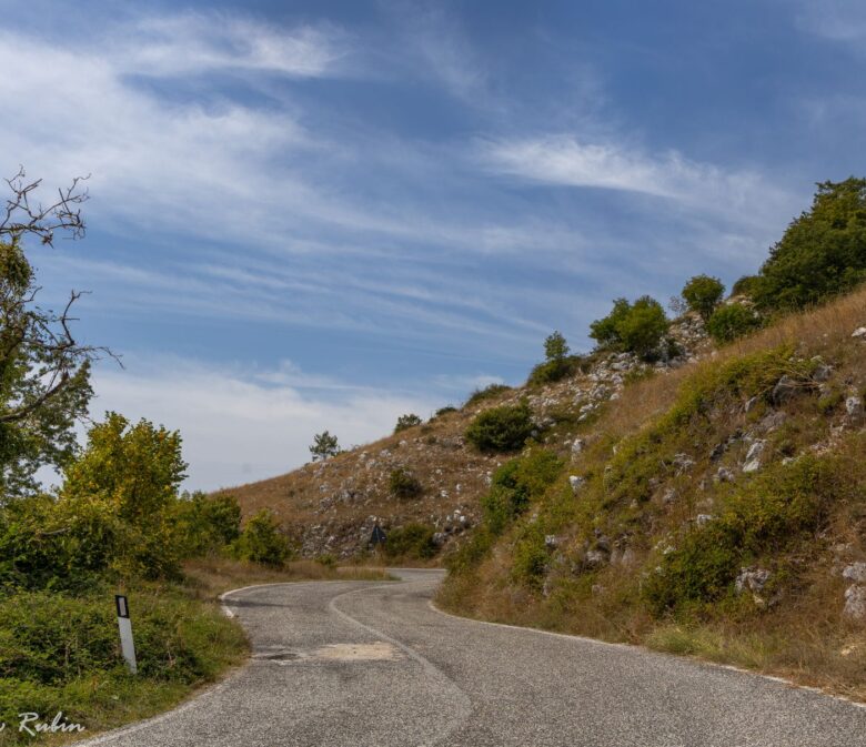 Samochodem w okolicach Monte Cassino. Cztery propozycje wycieczek śladami historii