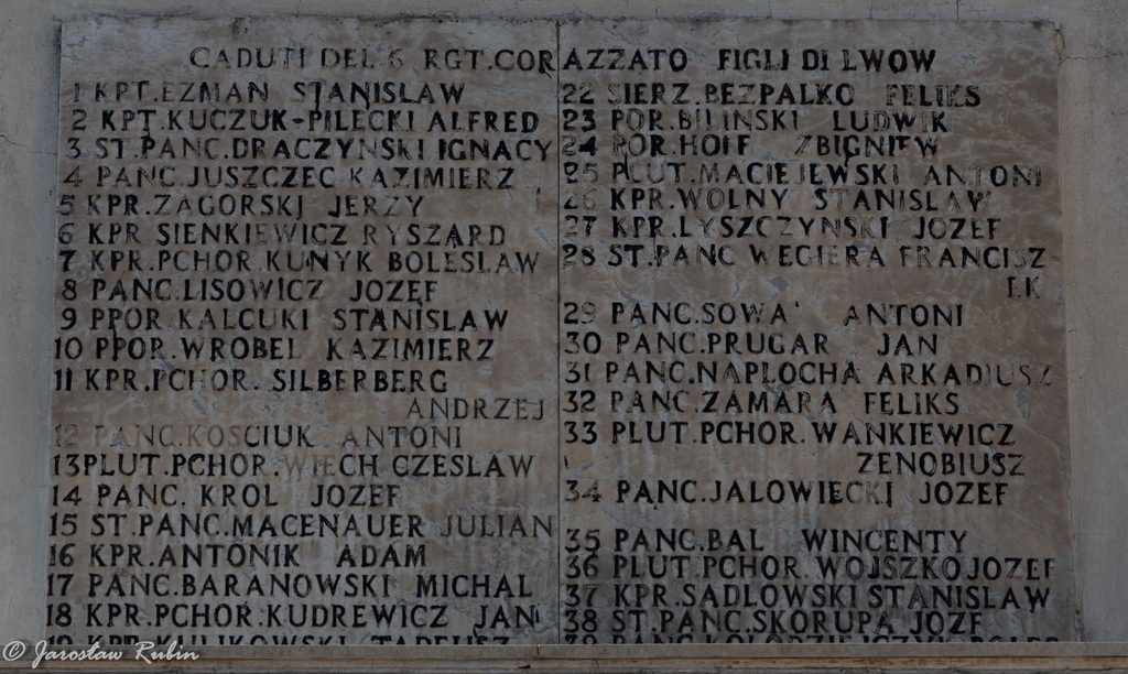 Pomnik Pułku 6 Pancernego - tablica z nazwiskami poległych w walkach o Piedimonte