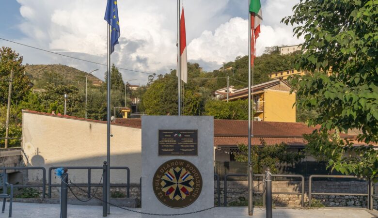 Pomnik 12 Pułku Ułanów Podolskich w Piedimonte San Germano