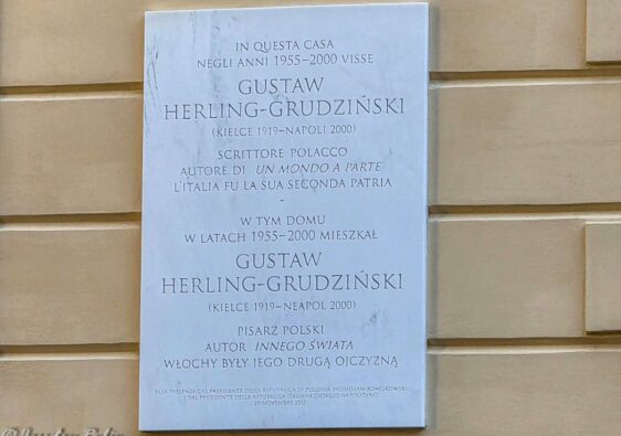 Gustaw Herling-Grudziński – tablica pamiątkowa - Neapol